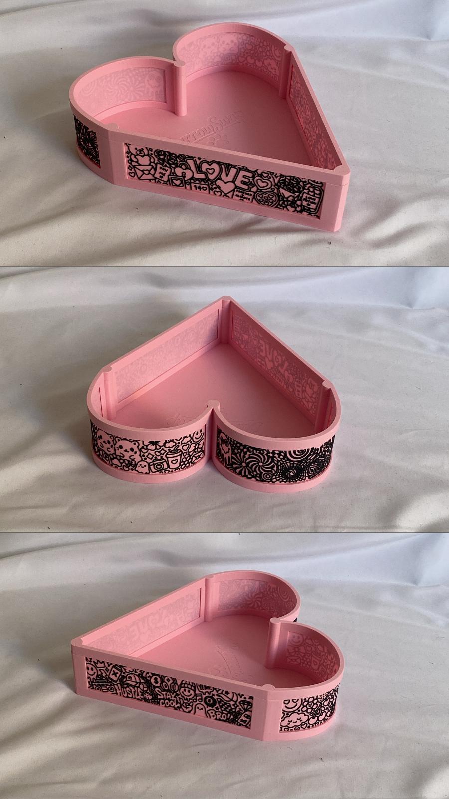 Doodle Heart Sand & Forage Box