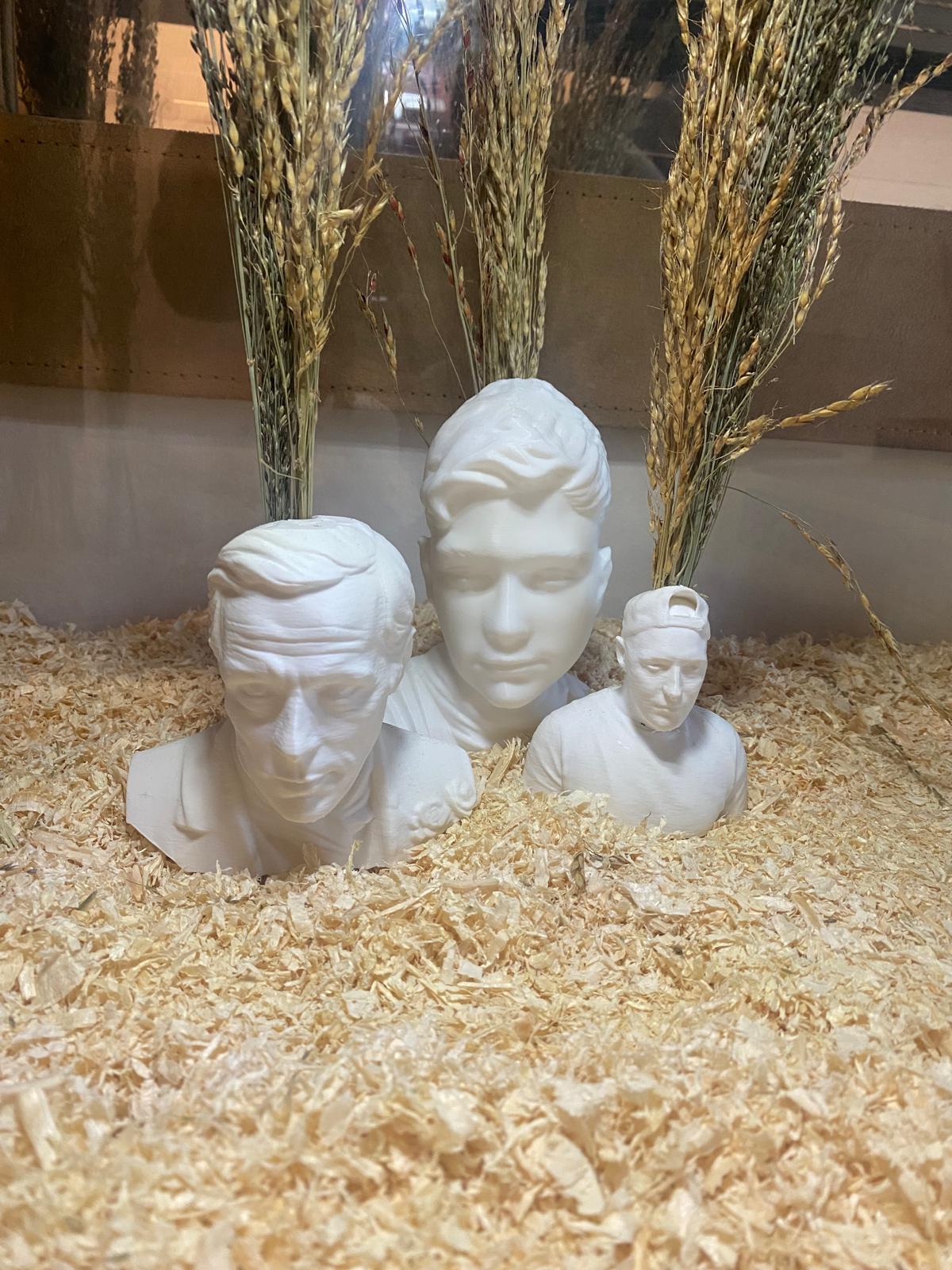 Mini Me Bust Spray Holder